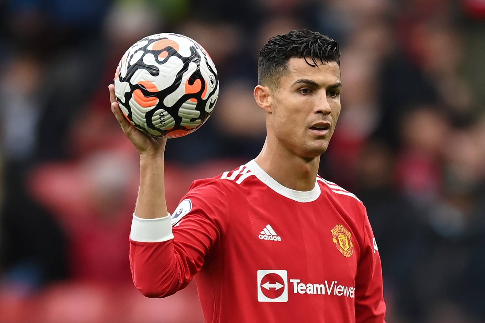 广州队训练开放日，转会期迎来里程碑引欢呼，欧冠在即，医务组通报恢复(非抢占式优先级算法)