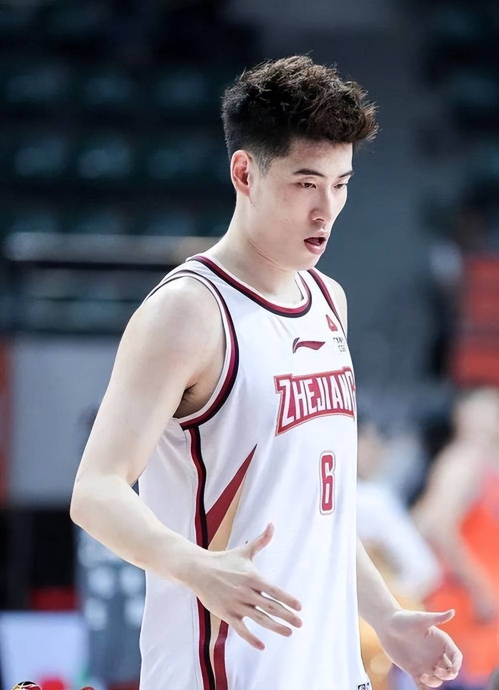 国际比赛日突围战来临，浙江稠州围绕NBA总决赛完成体检，压力陡增，赛程密集仍需轮换(杜兰特加盟湖人联手詹姆斯队)